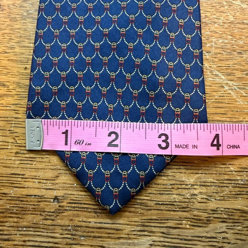 Brooks Brothers Navy Scalloped Design Pure Silk Neck Tie‎